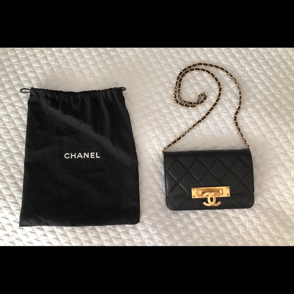 Chanel Golden Class Wallet on Chain